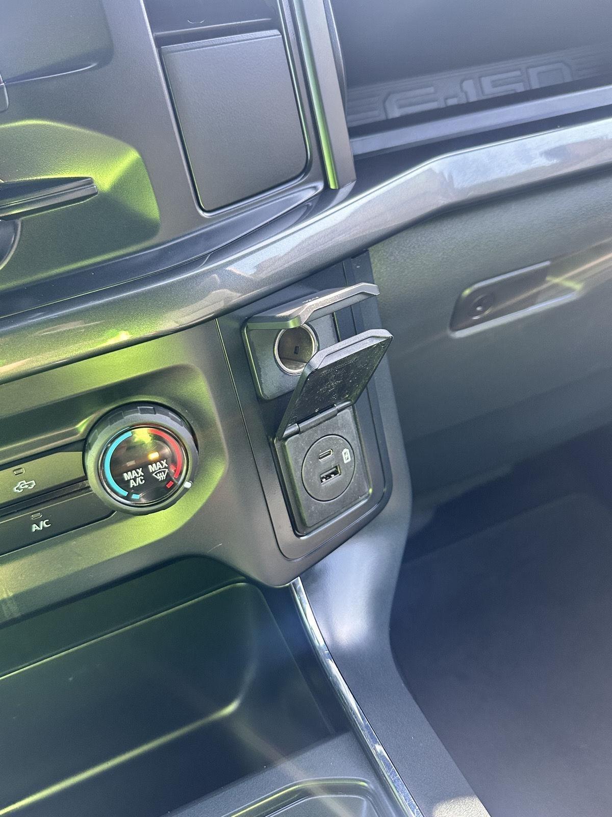 Ford F-150 Lariat 4WD SuperCrew 5.5' Box 2023