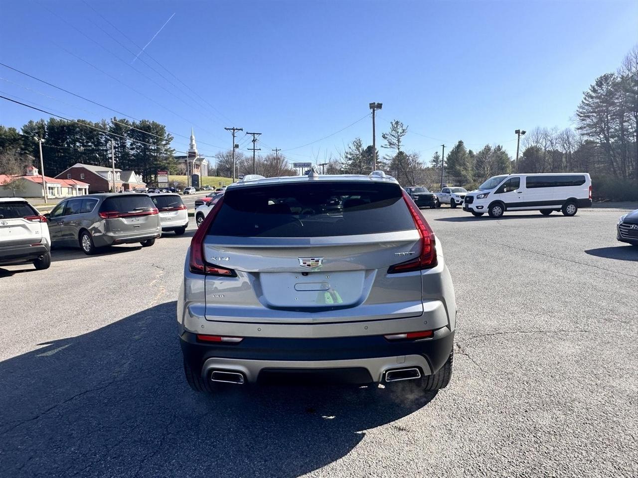 Cadillac XT4 AWD 4dr Premium Luxury 2023