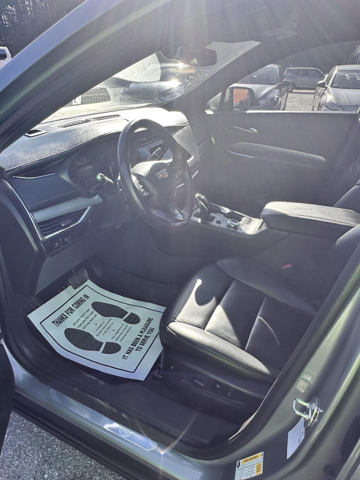 Cadillac XT4 AWD 4dr Premium Luxury 2023