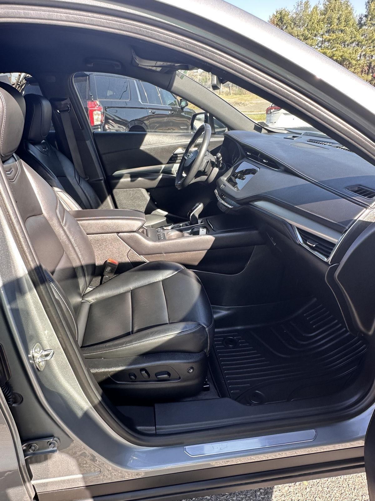 Cadillac XT4 AWD 4dr Premium Luxury 2023