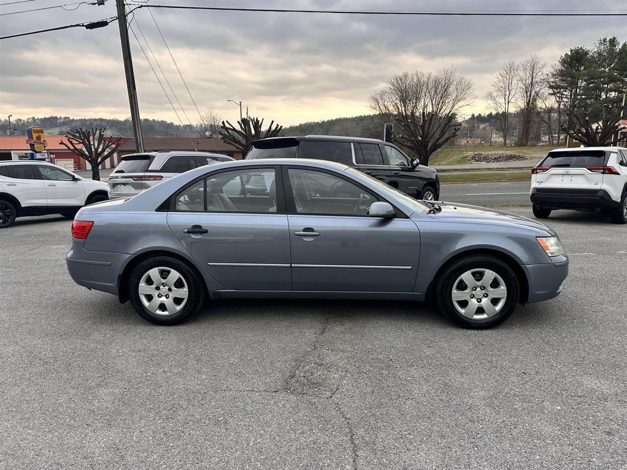 Hyundai Sonata 4dr Sdn I4 Auto GLS 2010