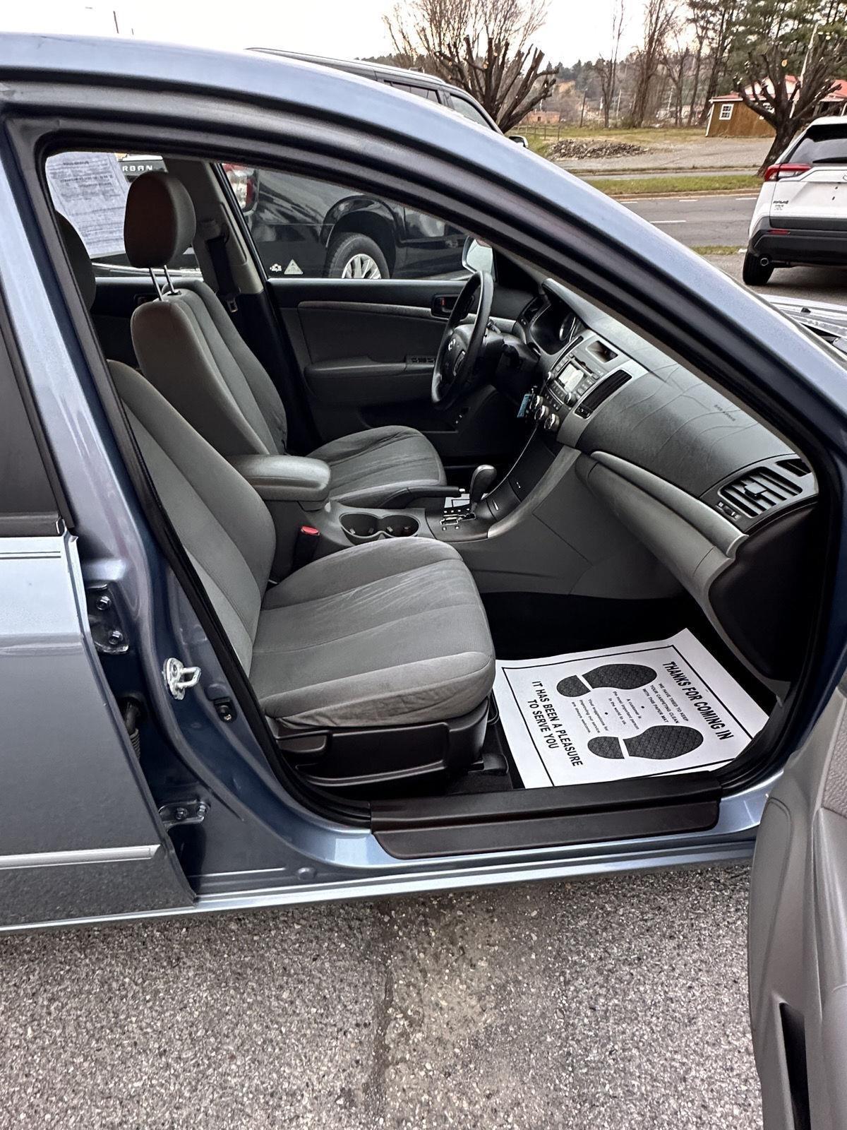 Hyundai Sonata 4dr Sdn I4 Auto GLS 2010