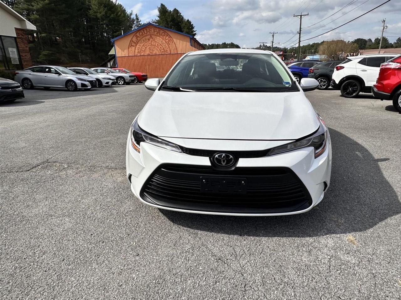 Toyota Corolla LE CVT (Natl) 2024