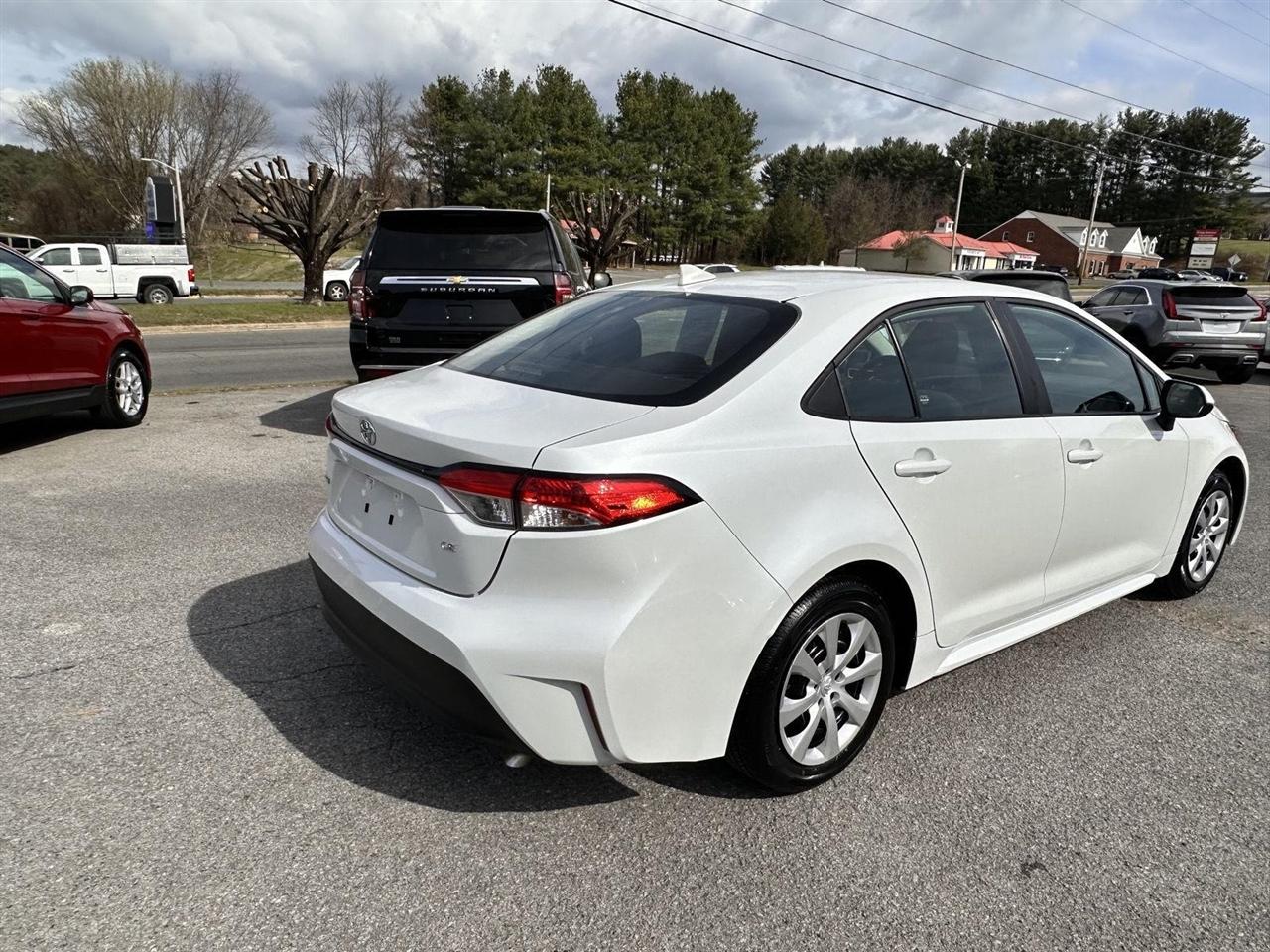 Toyota Corolla LE CVT (Natl) 2024