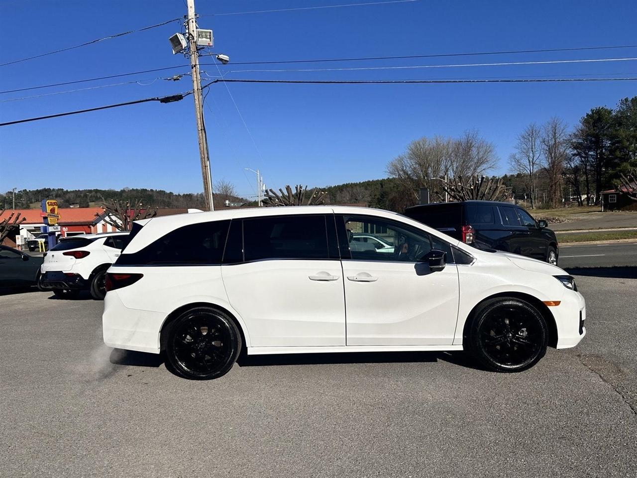 Honda Odyssey Sport-L Auto 2025