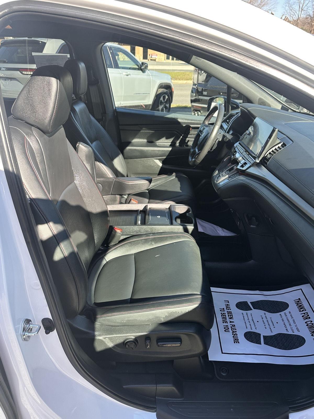 Honda Odyssey Sport-L Auto 2025