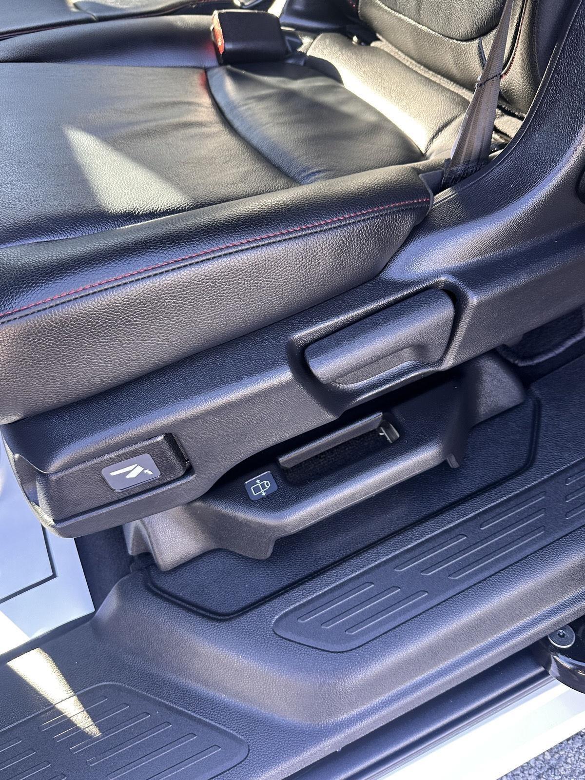 Honda Odyssey Sport-L Auto 2025