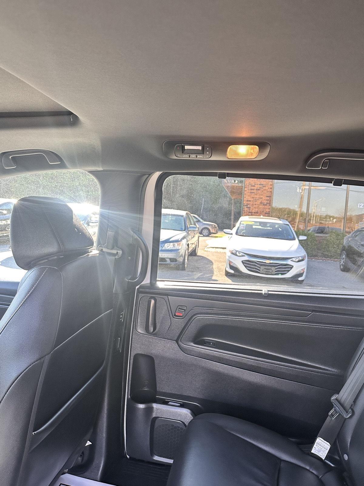 Honda Odyssey Sport-L Auto 2025