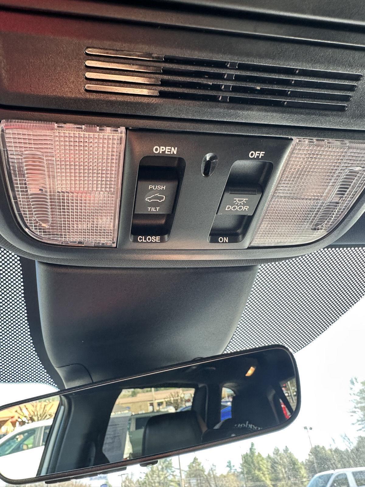 Honda Odyssey Sport-L Auto 2025