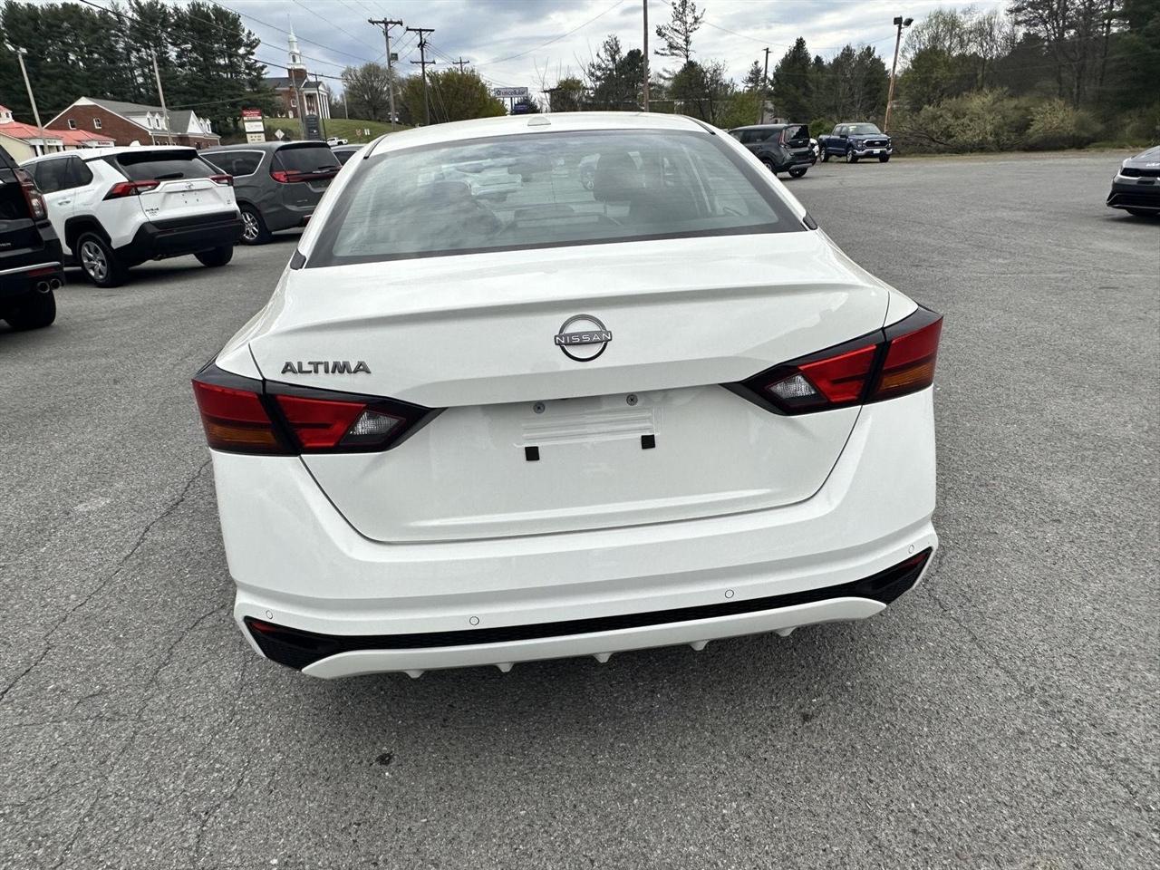 Nissan Altima SV FWD 2025