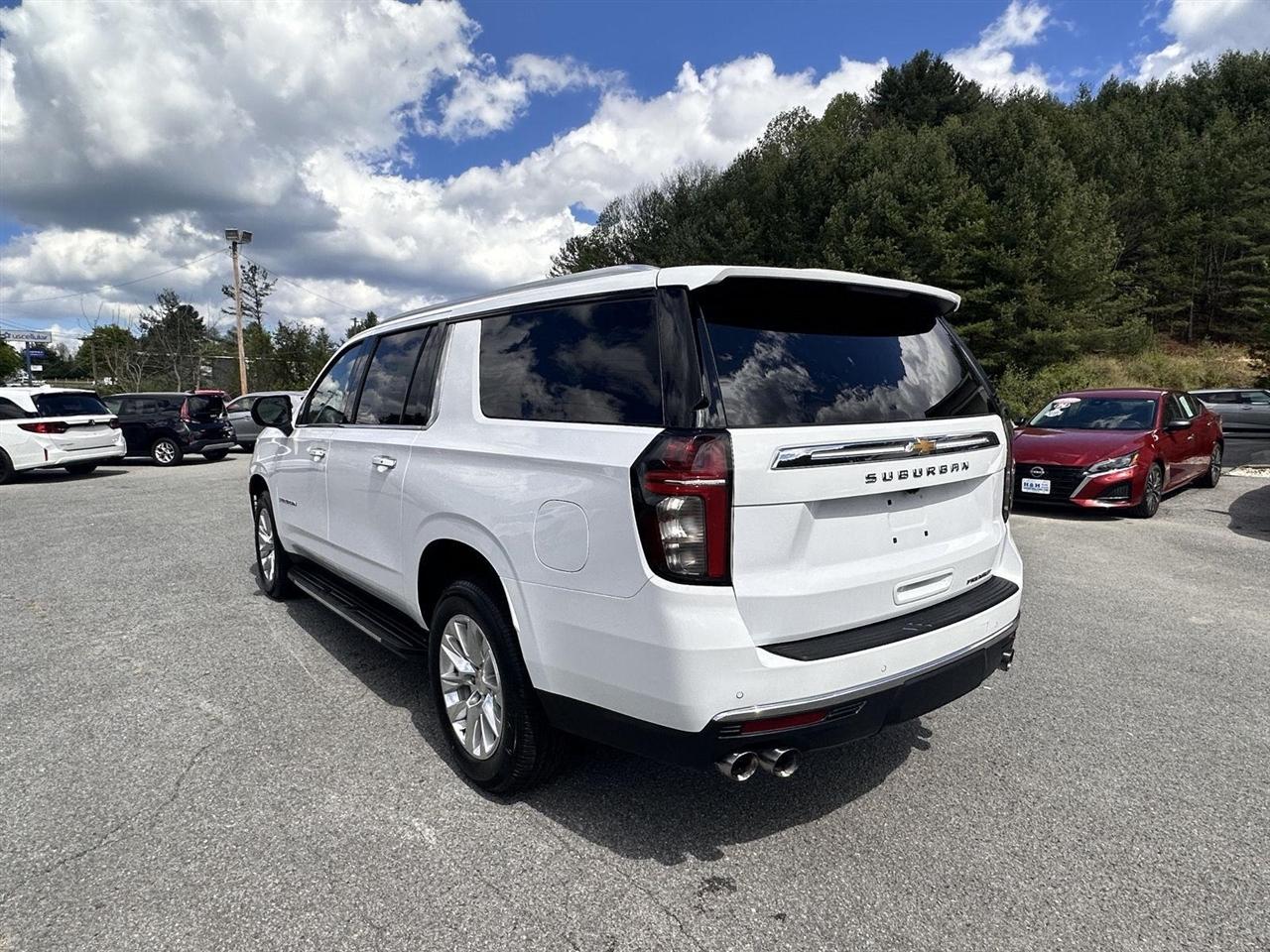 Chevrolet Suburban 4WD 4dr Premier 2023