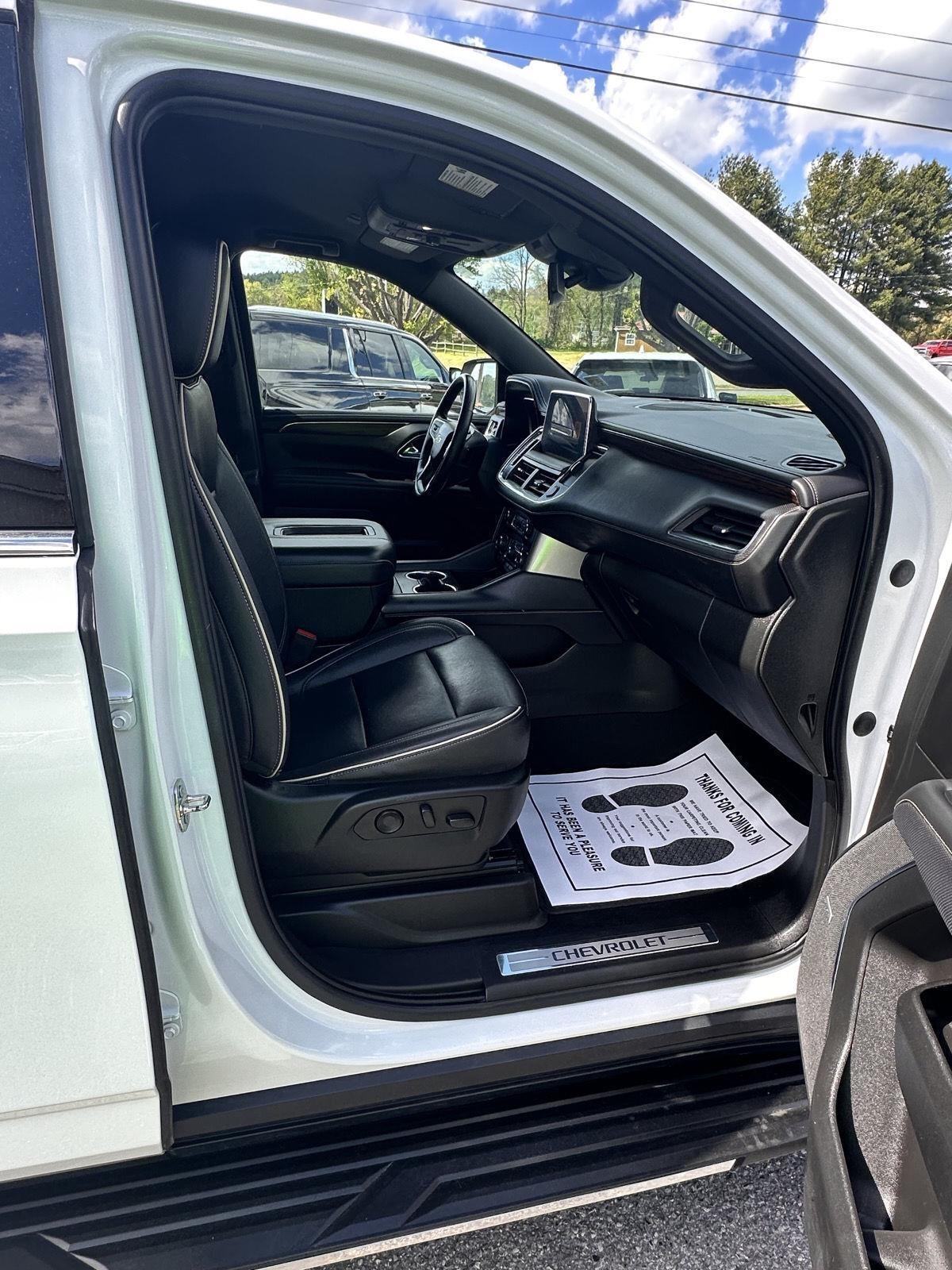 Chevrolet Suburban 4WD 4dr Premier 2023