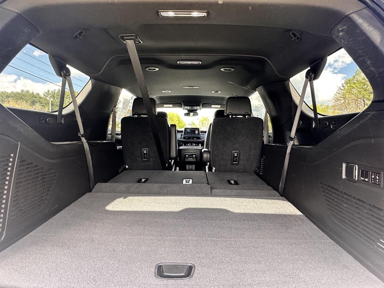 Chevrolet Suburban 4WD 4dr Premier 2023