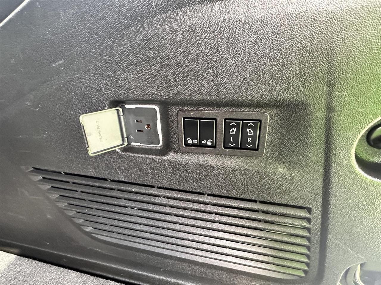 Chevrolet Suburban 4WD 4dr Premier 2023