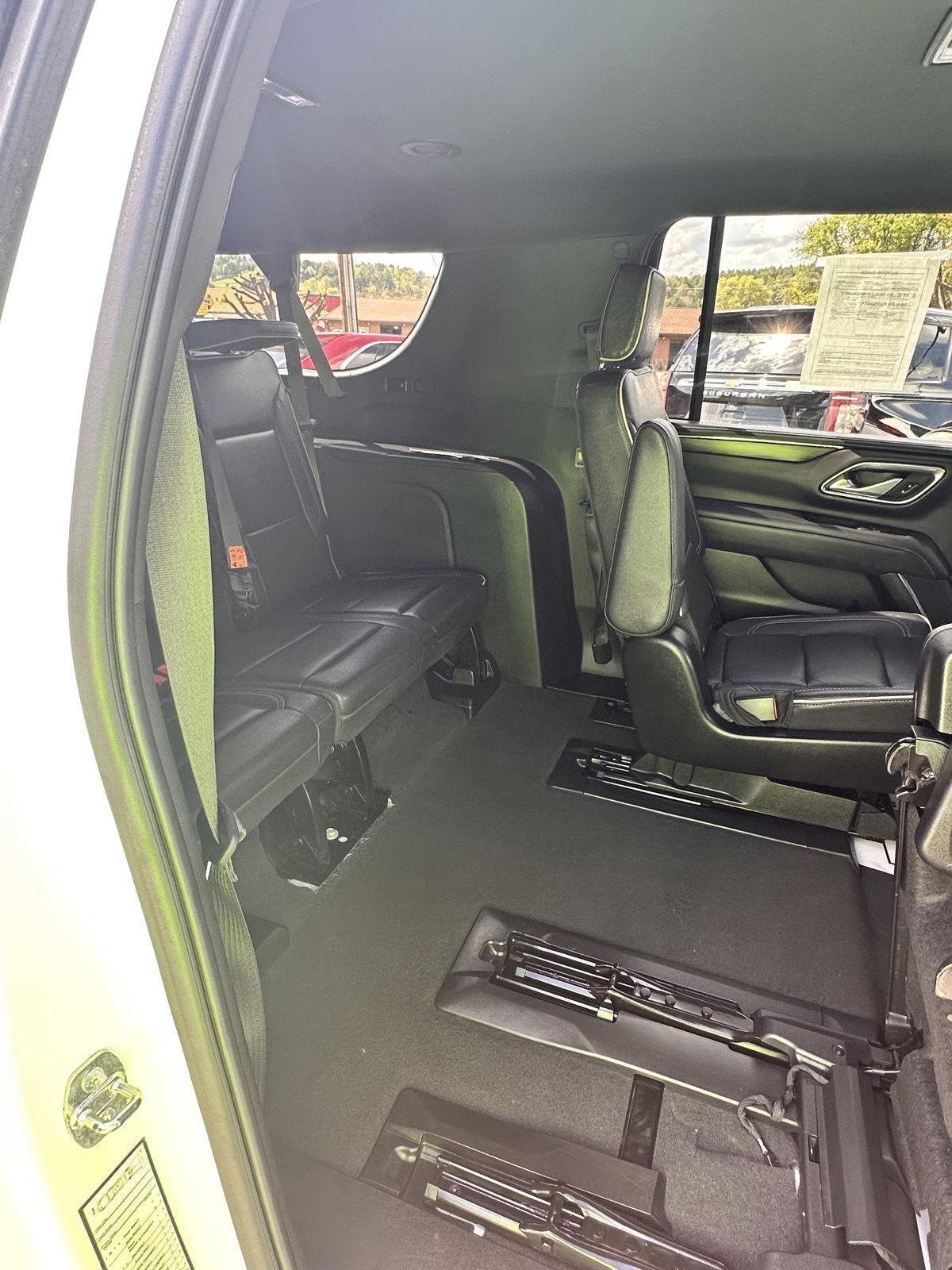 Chevrolet Suburban 4WD 4dr Premier 2023