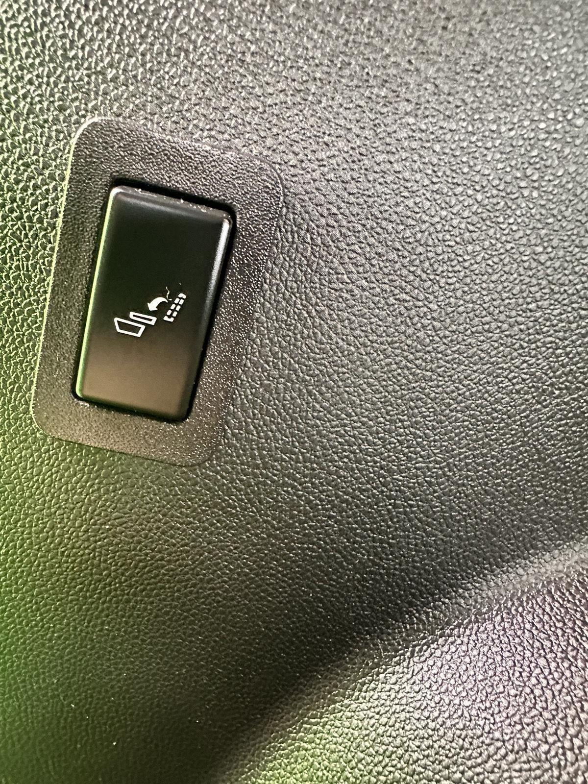 Chevrolet Suburban 4WD 4dr Premier 2023