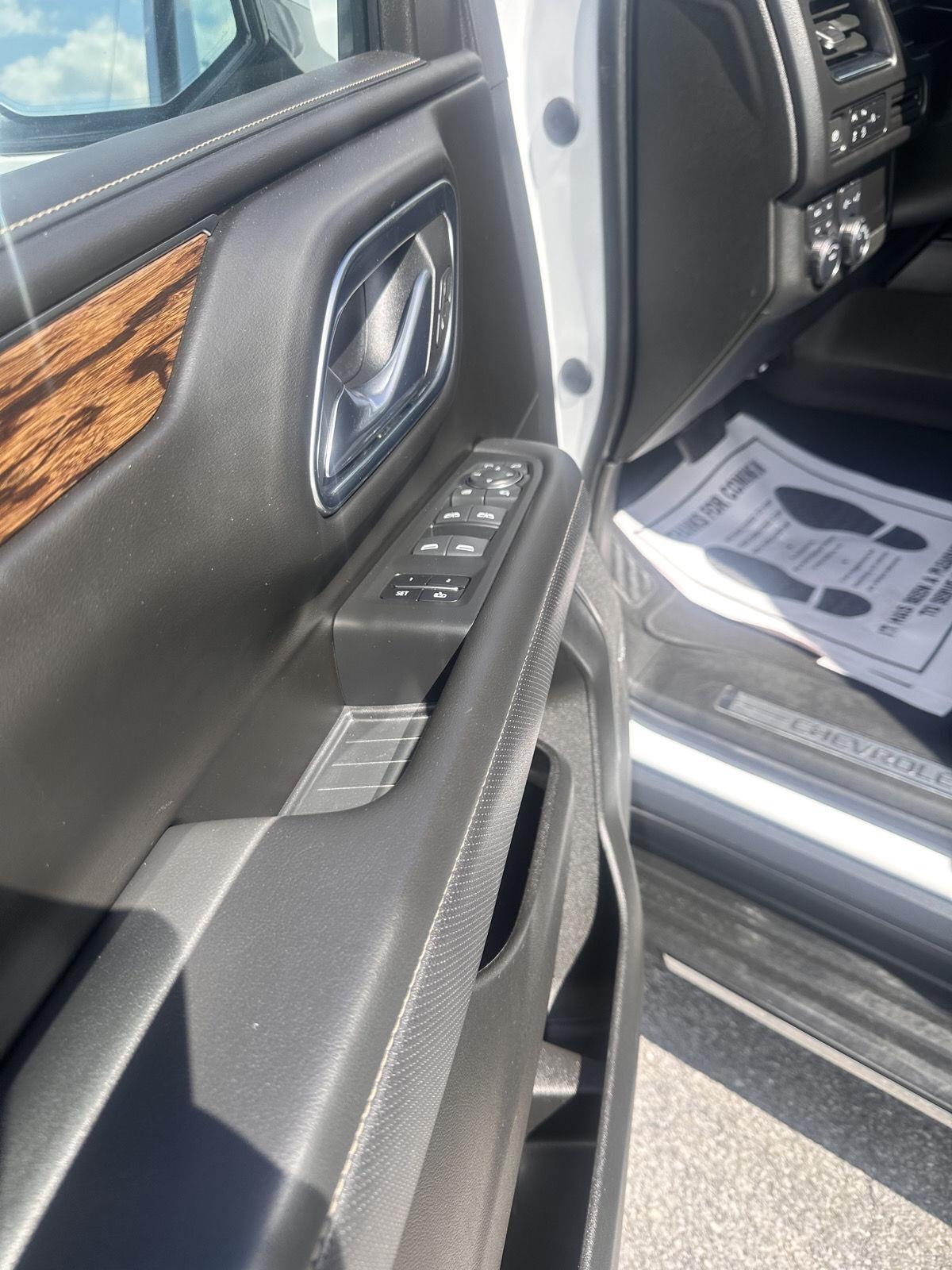 Chevrolet Suburban 4WD 4dr Premier 2023