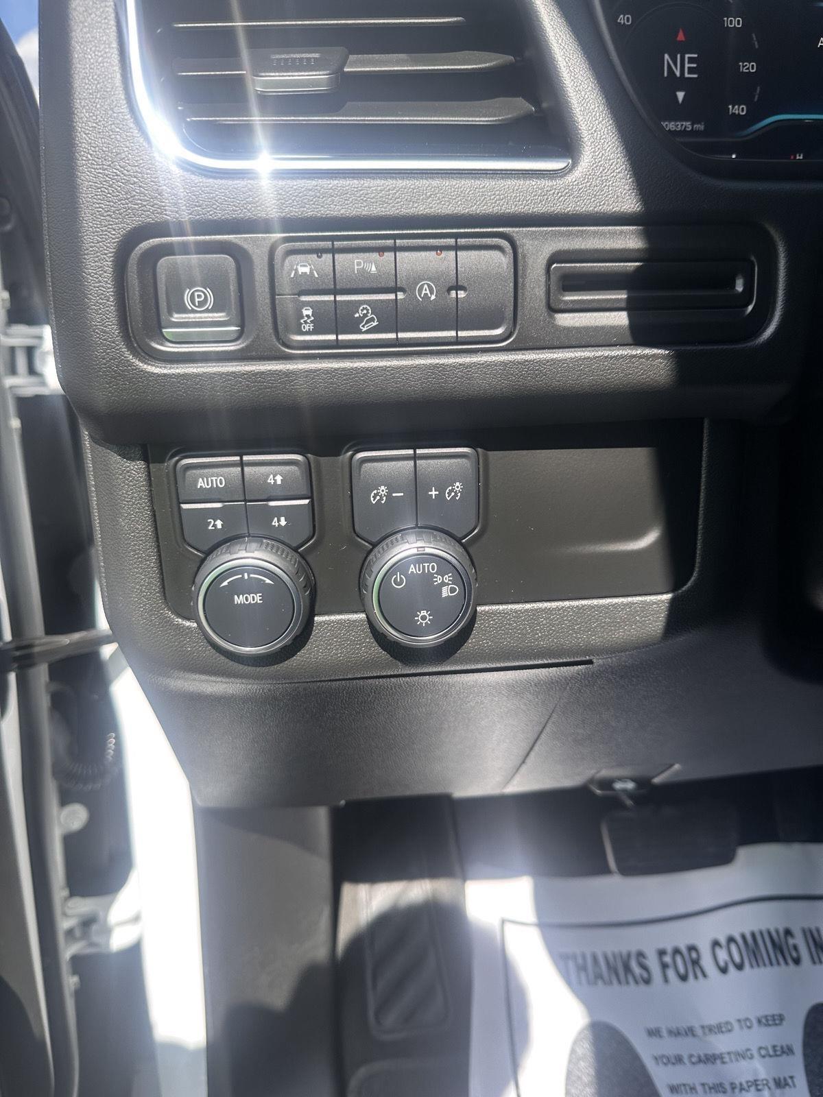 Chevrolet Suburban 4WD 4dr Premier 2023