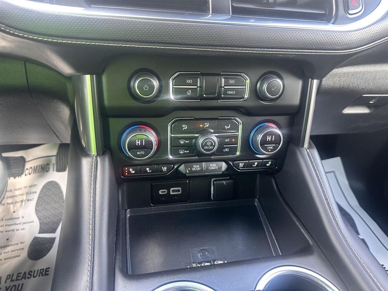 Chevrolet Suburban 4WD 4dr Premier 2023