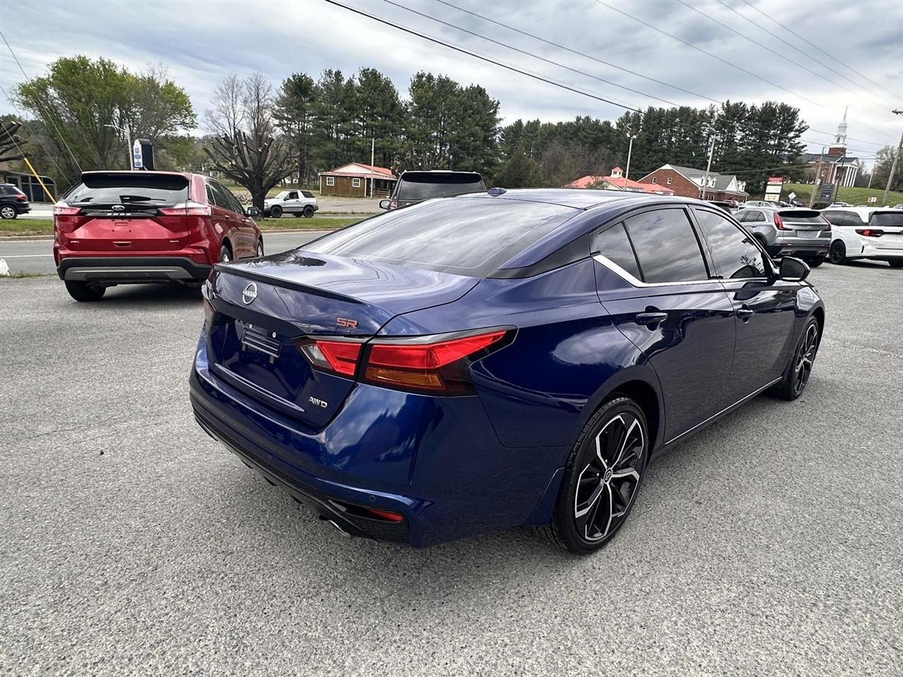 Nissan Altima 2.5 SR AWD Sedan 2024