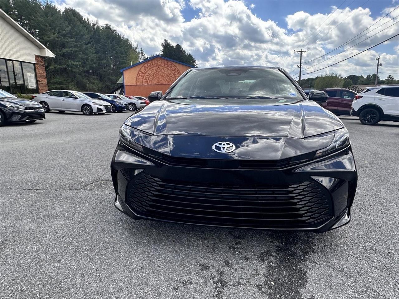 Toyota Camry XLE (Natl) 2025