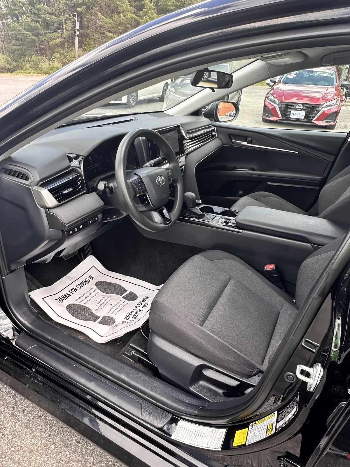 Toyota Camry XLE (Natl) 2025