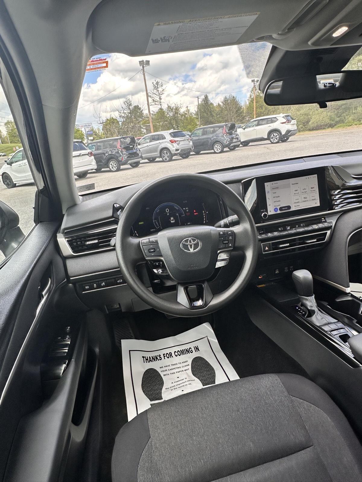 Toyota Camry XLE (Natl) 2025