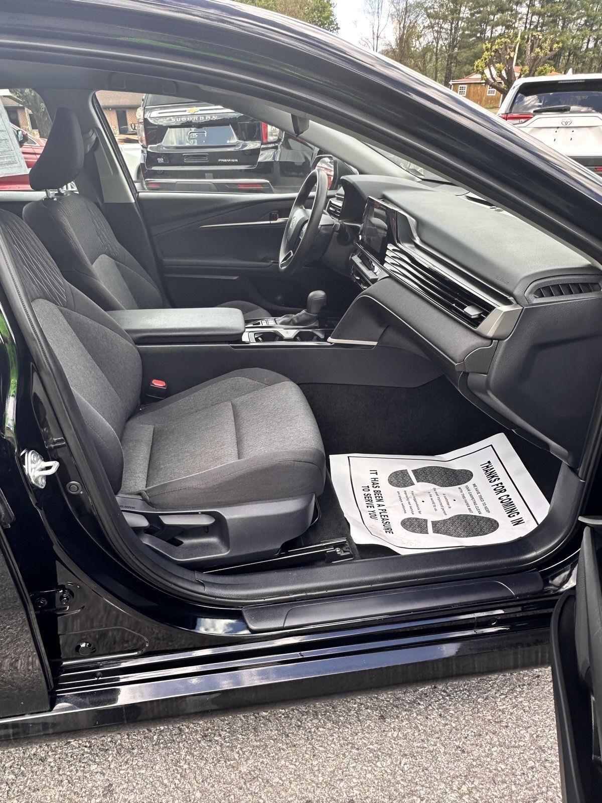 Toyota Camry XLE (Natl) 2025