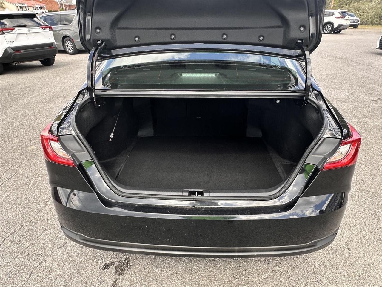 Toyota Camry XLE (Natl) 2025