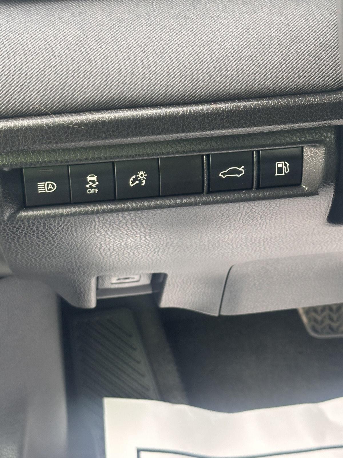 Toyota Camry XLE (Natl) 2025