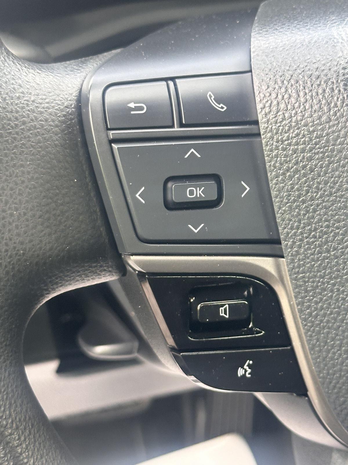 Toyota Camry XLE (Natl) 2025