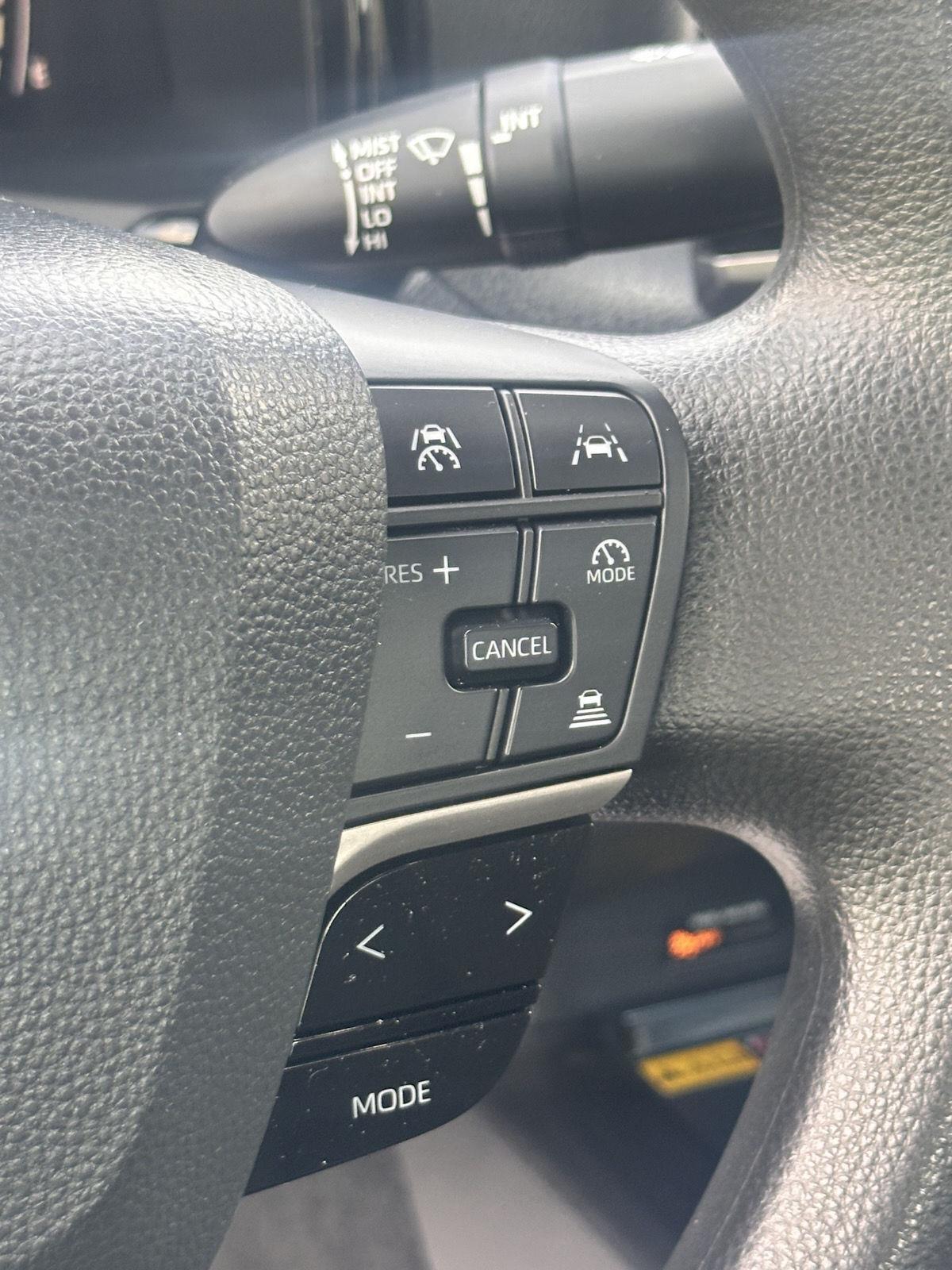 Toyota Camry XLE (Natl) 2025