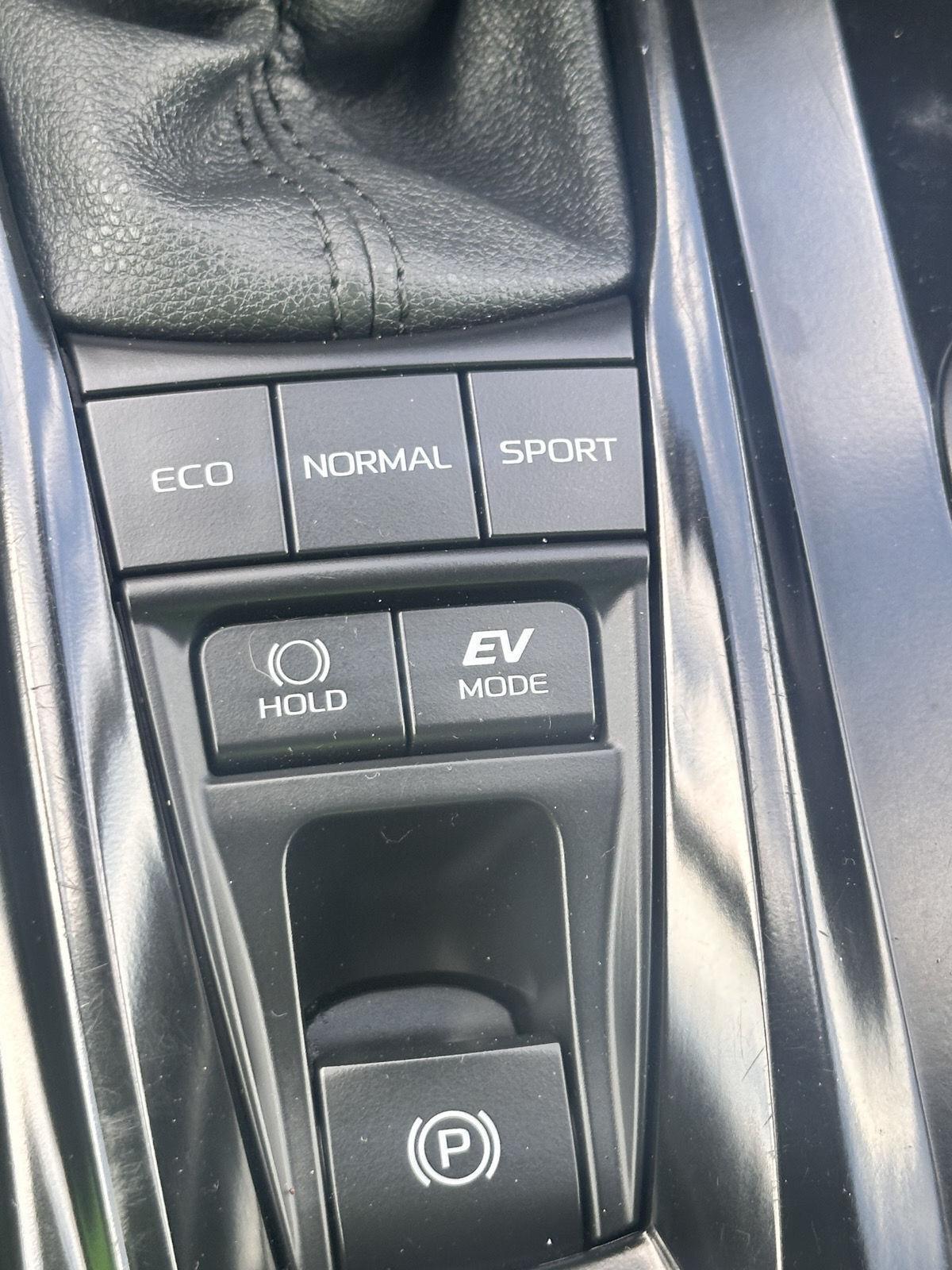 Toyota Camry XLE (Natl) 2025