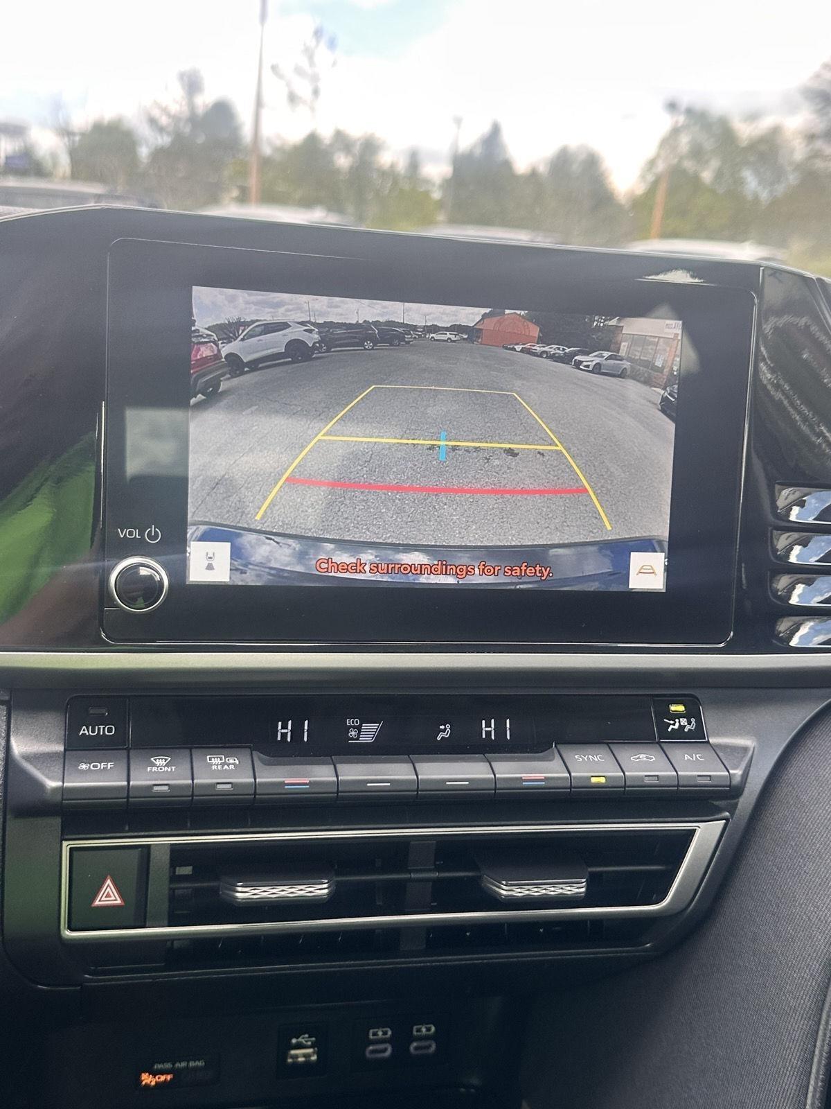 Toyota Camry XLE (Natl) 2025