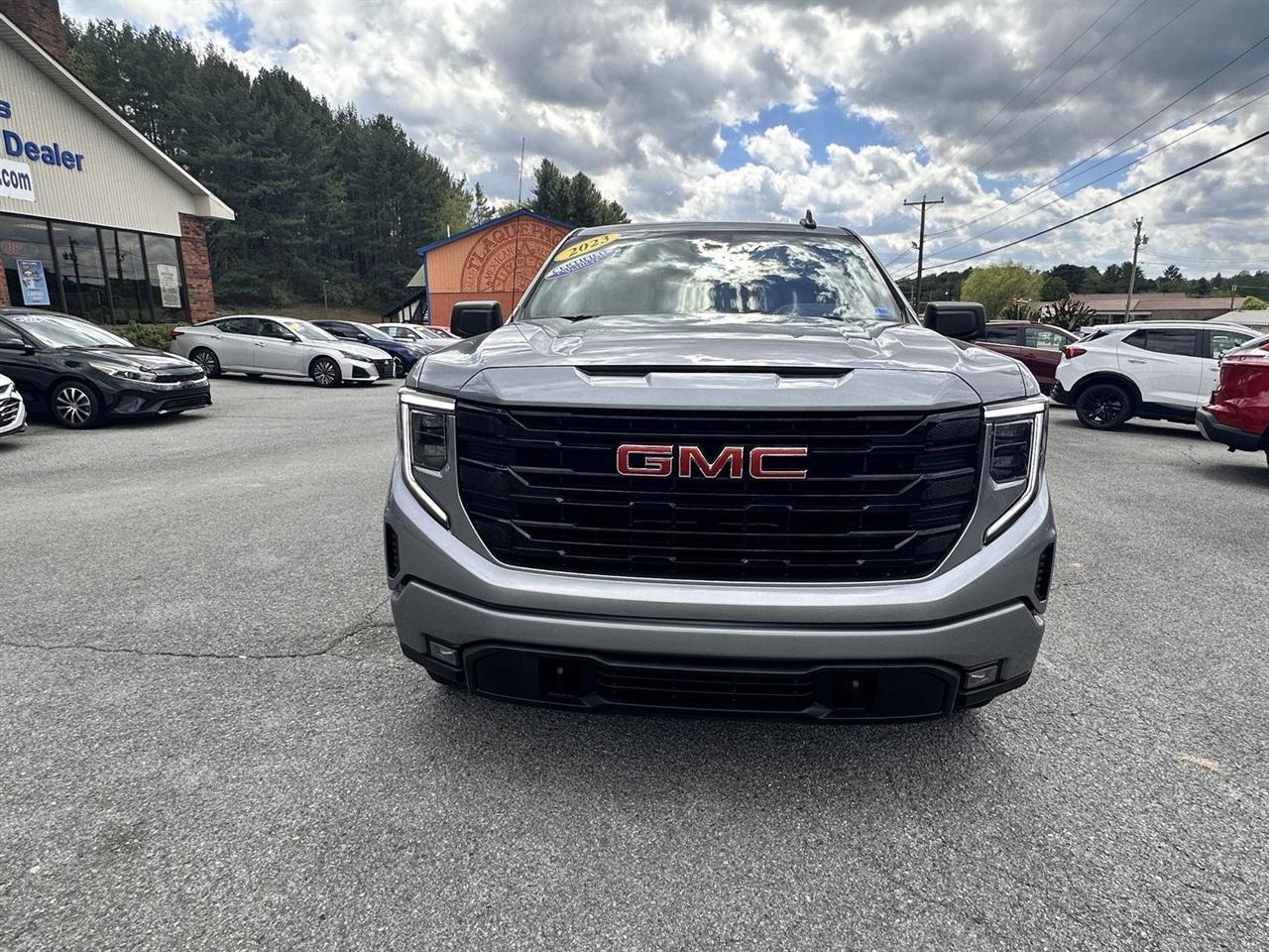 GMC Sierra 1500 4WD Crew Cab 147" Elevation w/3VL 2023