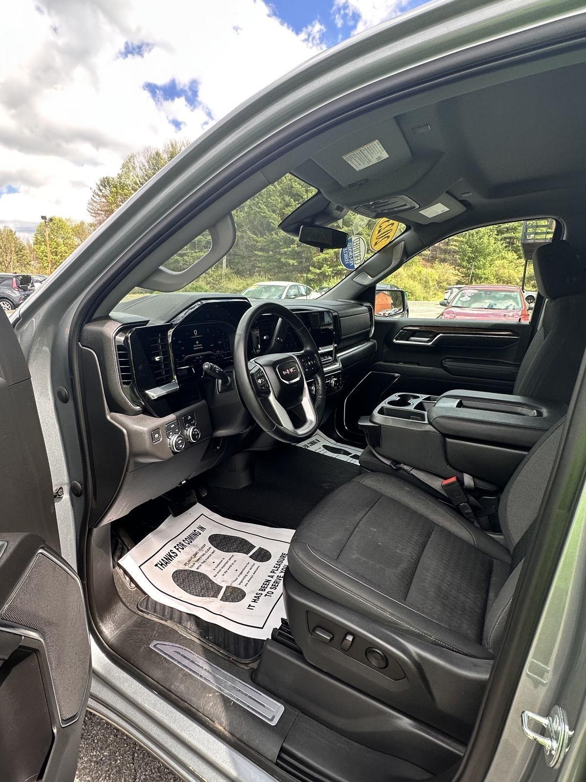 GMC Sierra 1500 4WD Crew Cab 147" Elevation w/3VL 2023