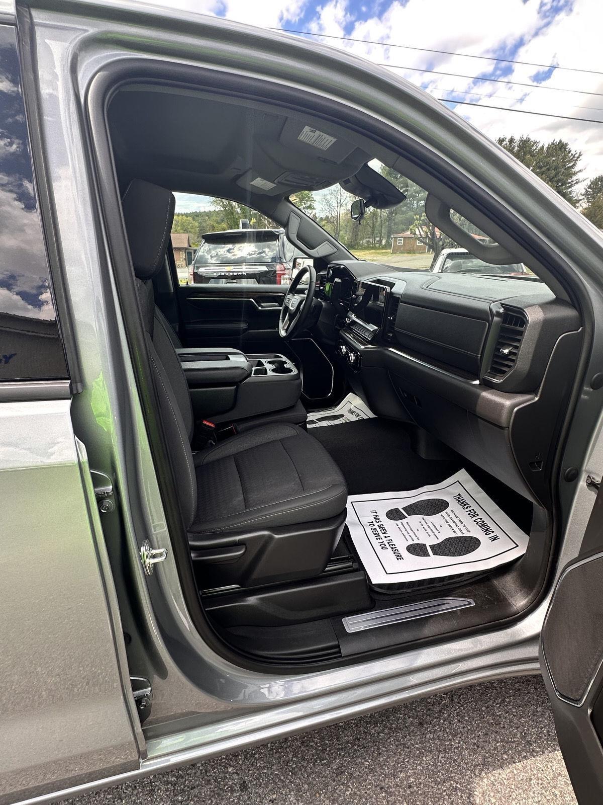 GMC Sierra 1500 4WD Crew Cab 147" Elevation w/3VL 2023