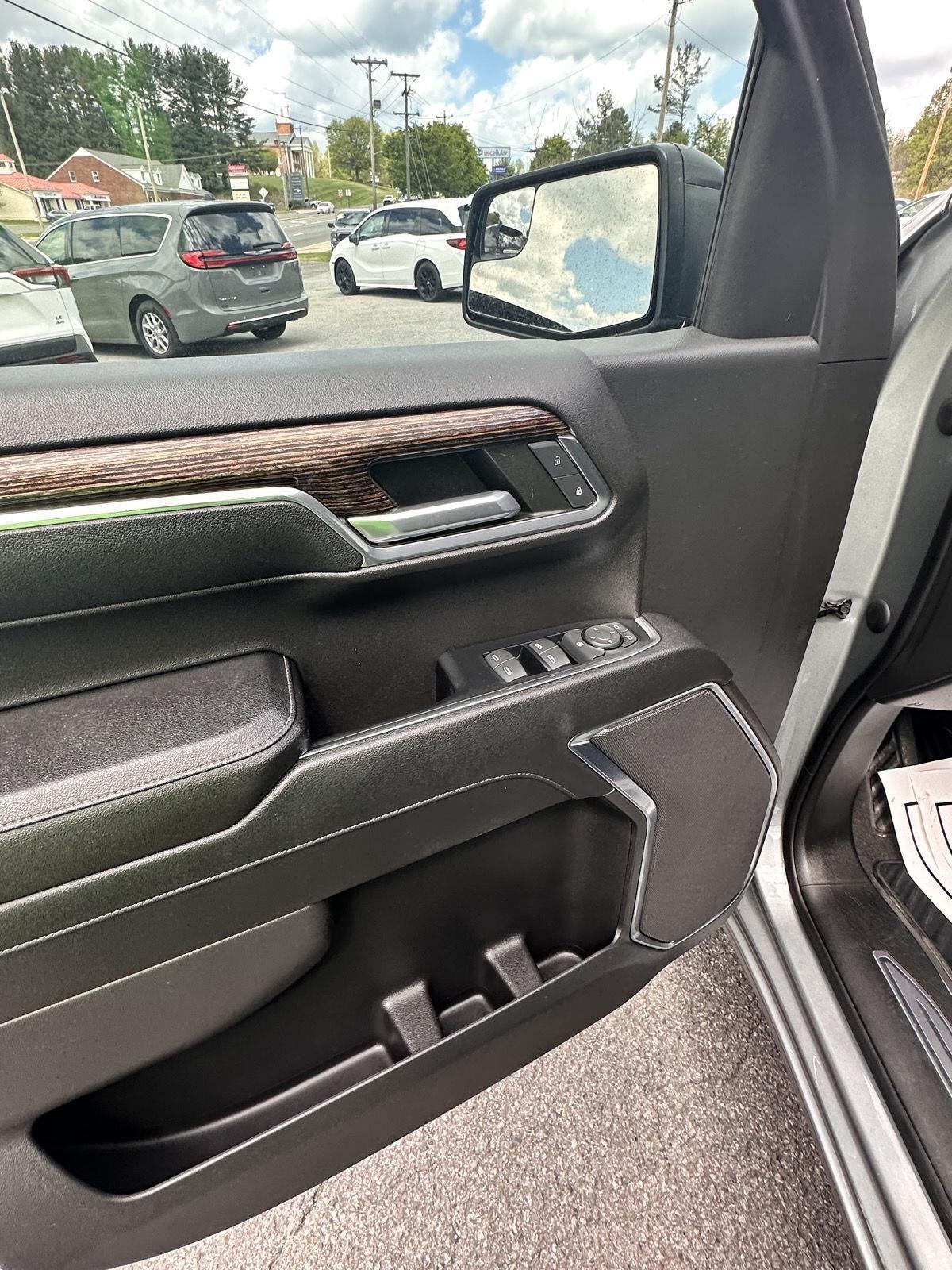 GMC Sierra 1500 4WD Crew Cab 147" Elevation w/3VL 2023