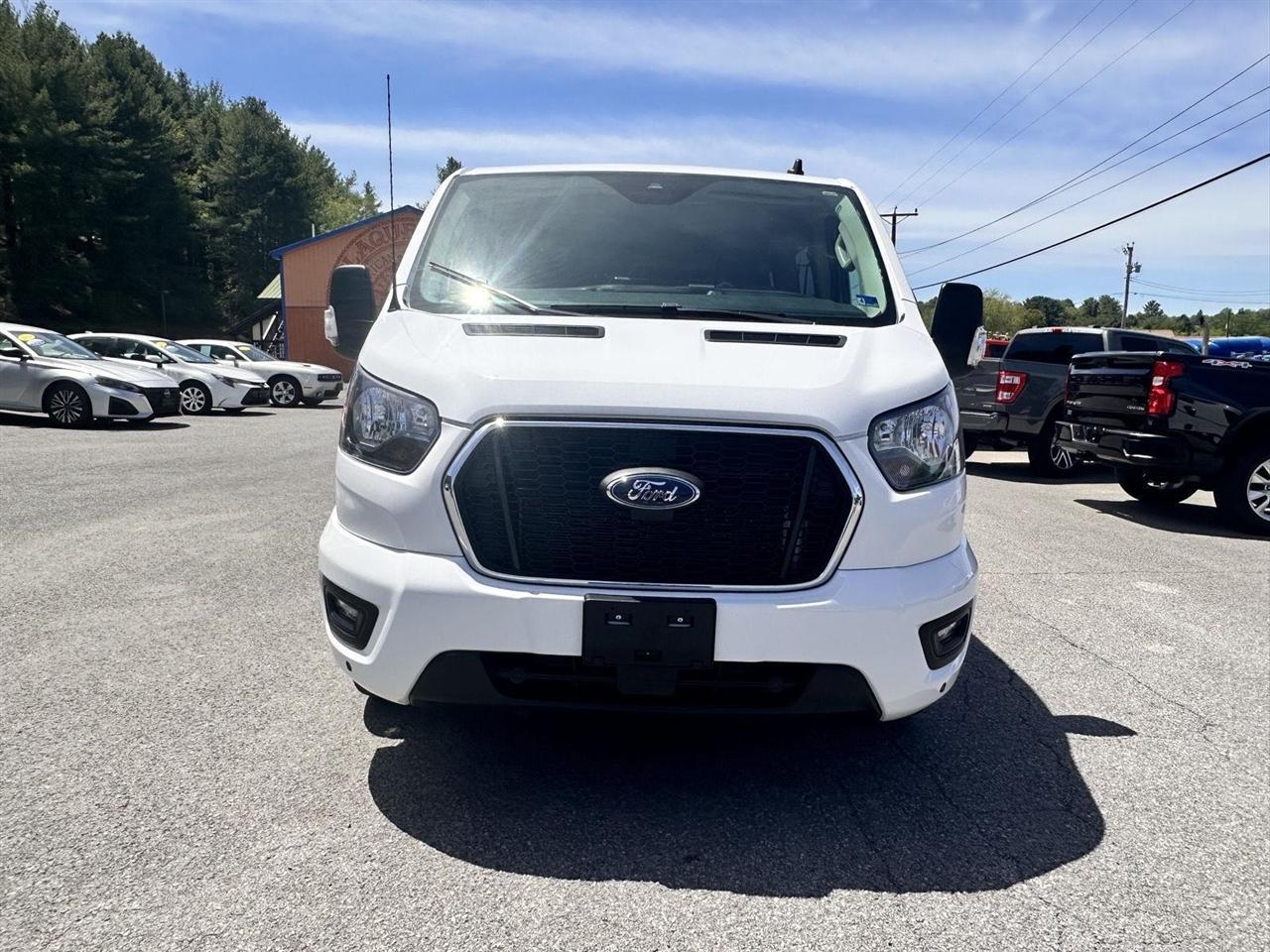 Ford Transit Passenger Wagon T-350 148" Low Roof XLT RWD 2024