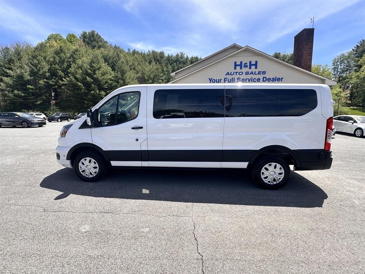Ford Transit Passenger Wagon T-350 148" Low Roof XLT RWD 2024