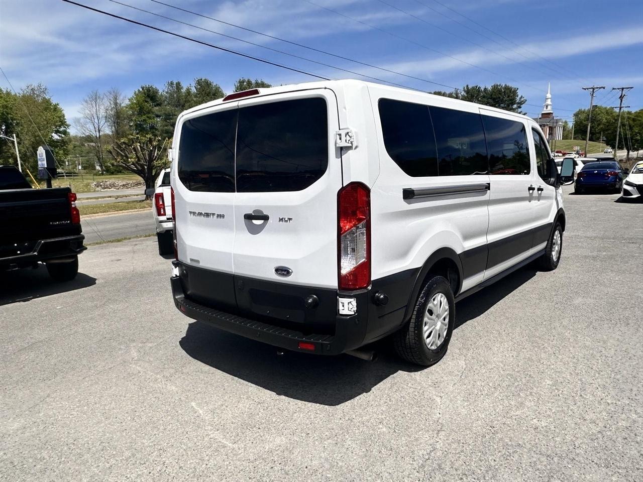 Ford Transit Passenger Wagon T-350 148" Low Roof XLT RWD 2024