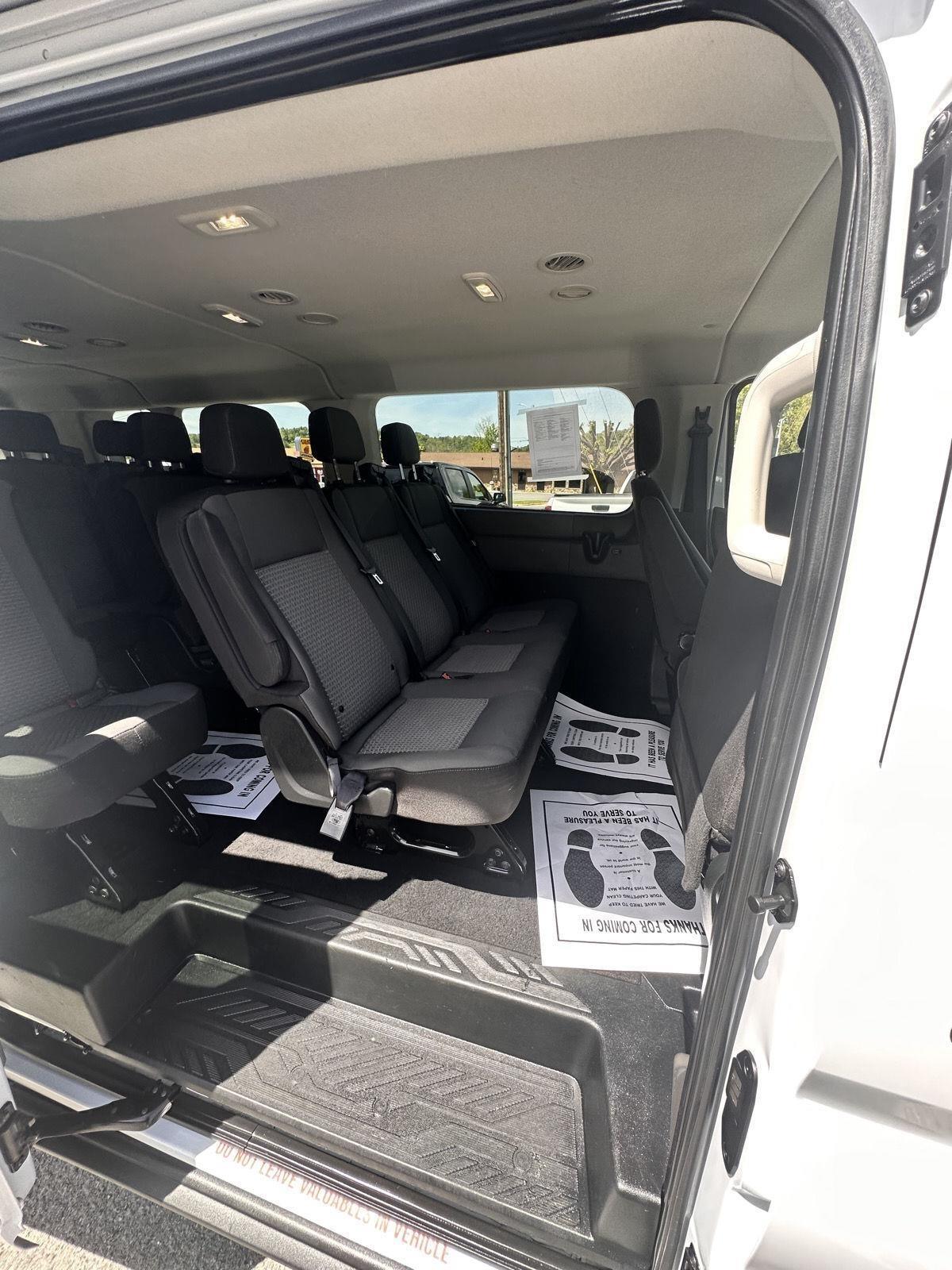 Ford Transit Passenger Wagon T-350 148" Low Roof XLT RWD 2024