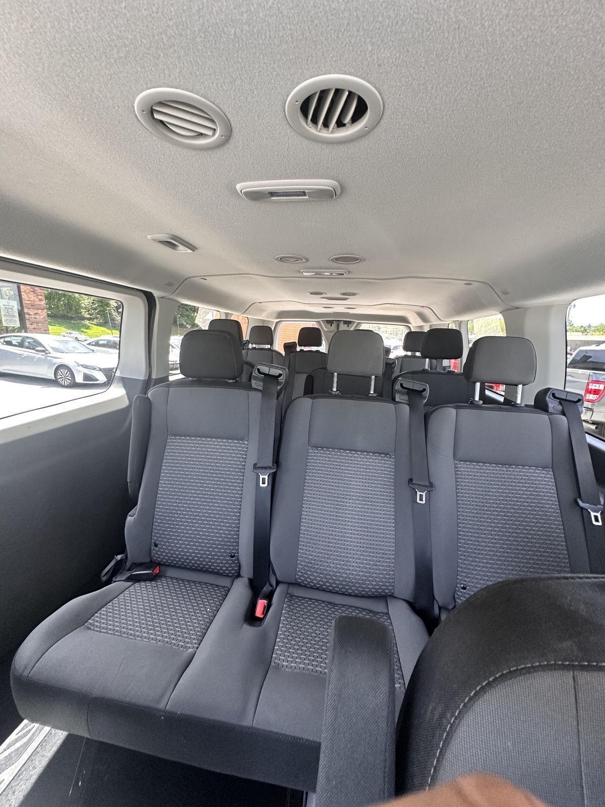 Ford Transit Passenger Wagon T-350 148" Low Roof XLT RWD 2024