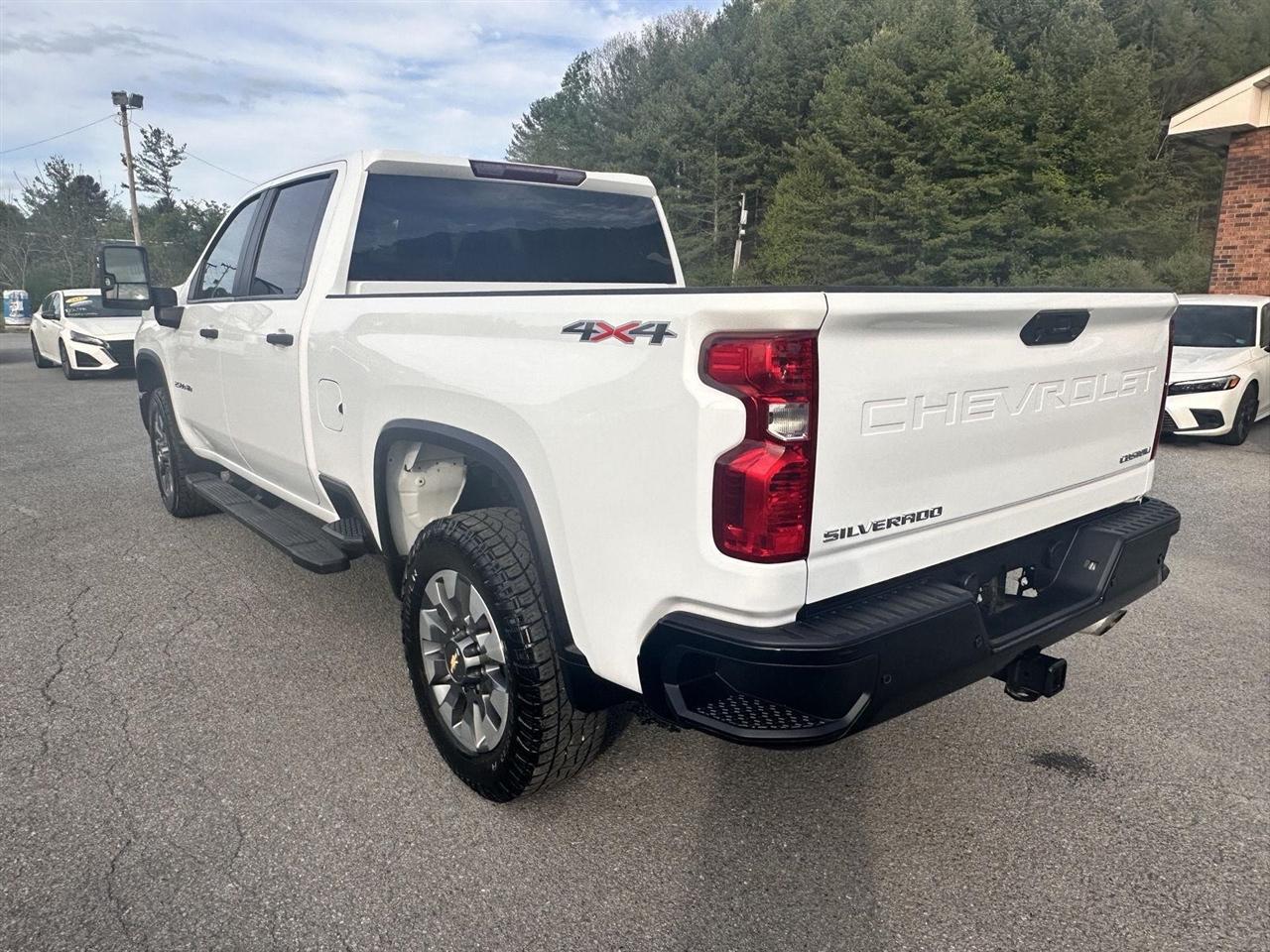 Chevrolet Silverado 2500HD 4WD Crew Cab 159" Custom 2024