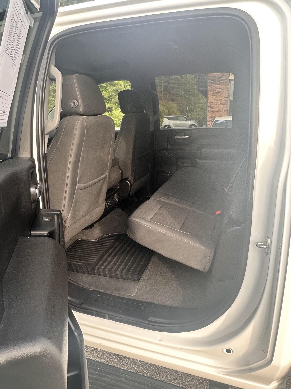 Chevrolet Silverado 2500HD 4WD Crew Cab 159" Custom 2024