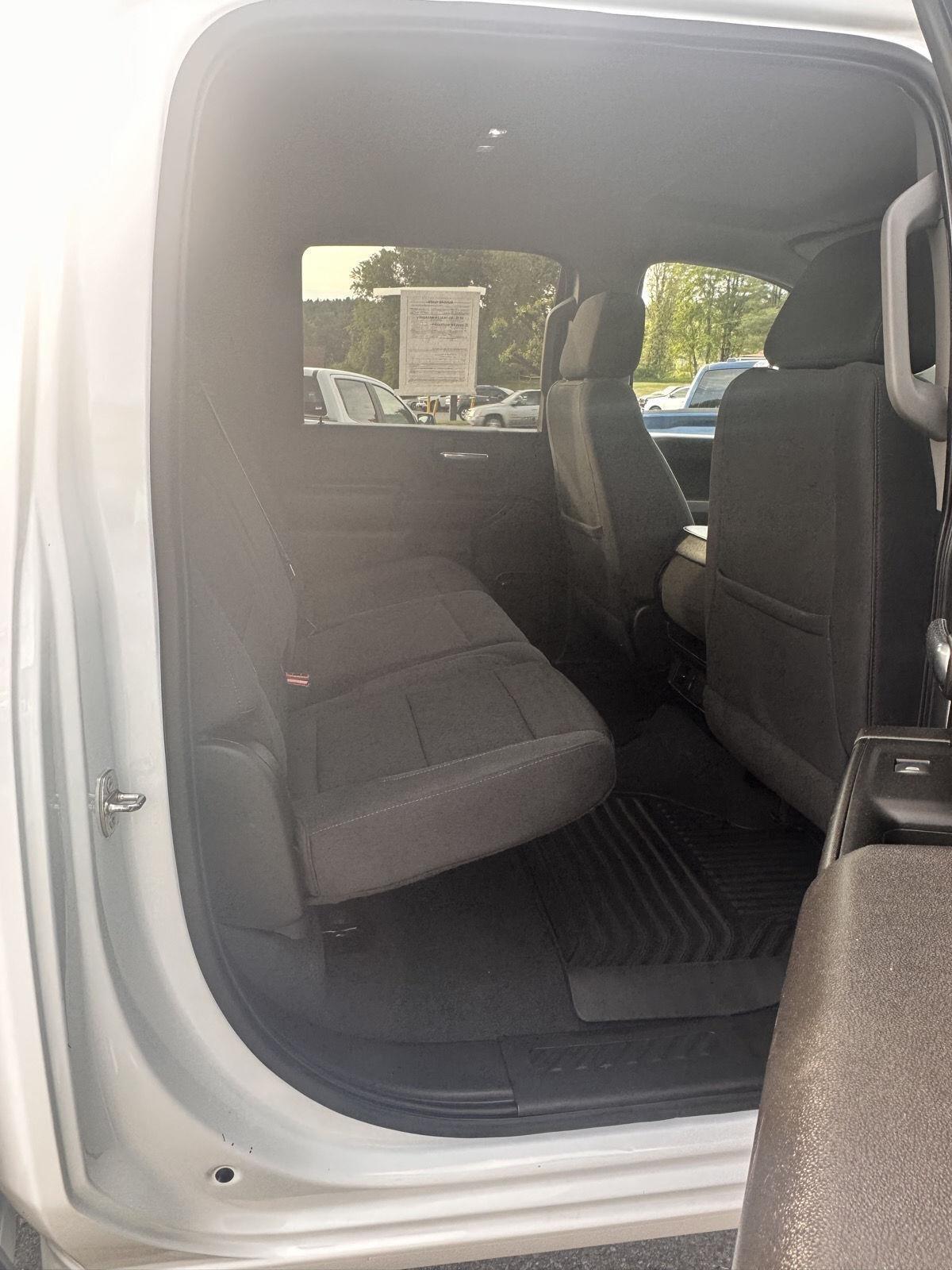 Chevrolet Silverado 2500HD 4WD Crew Cab 159" Custom 2024
