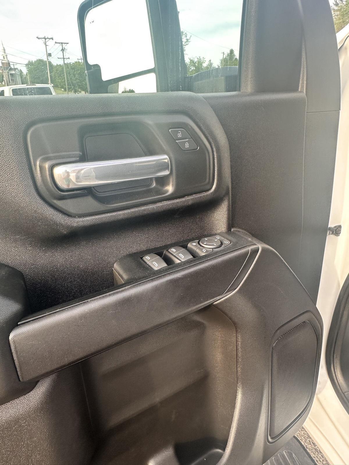Chevrolet Silverado 2500HD 4WD Crew Cab 159" Custom 2024