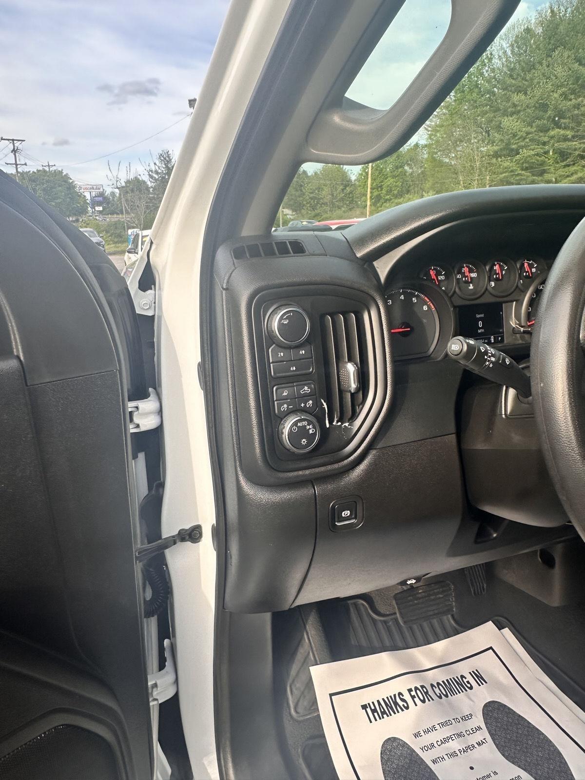 Chevrolet Silverado 2500HD 4WD Crew Cab 159" Custom 2024