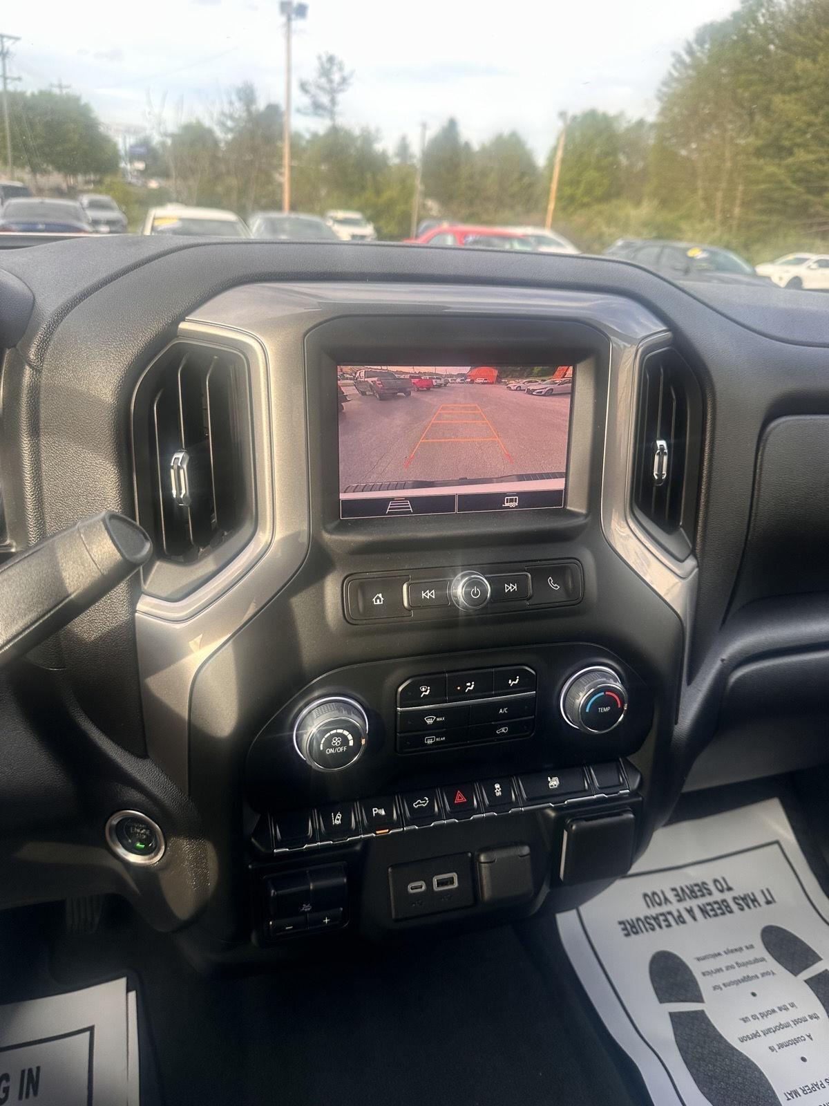 Chevrolet Silverado 2500HD 4WD Crew Cab 159" Custom 2024