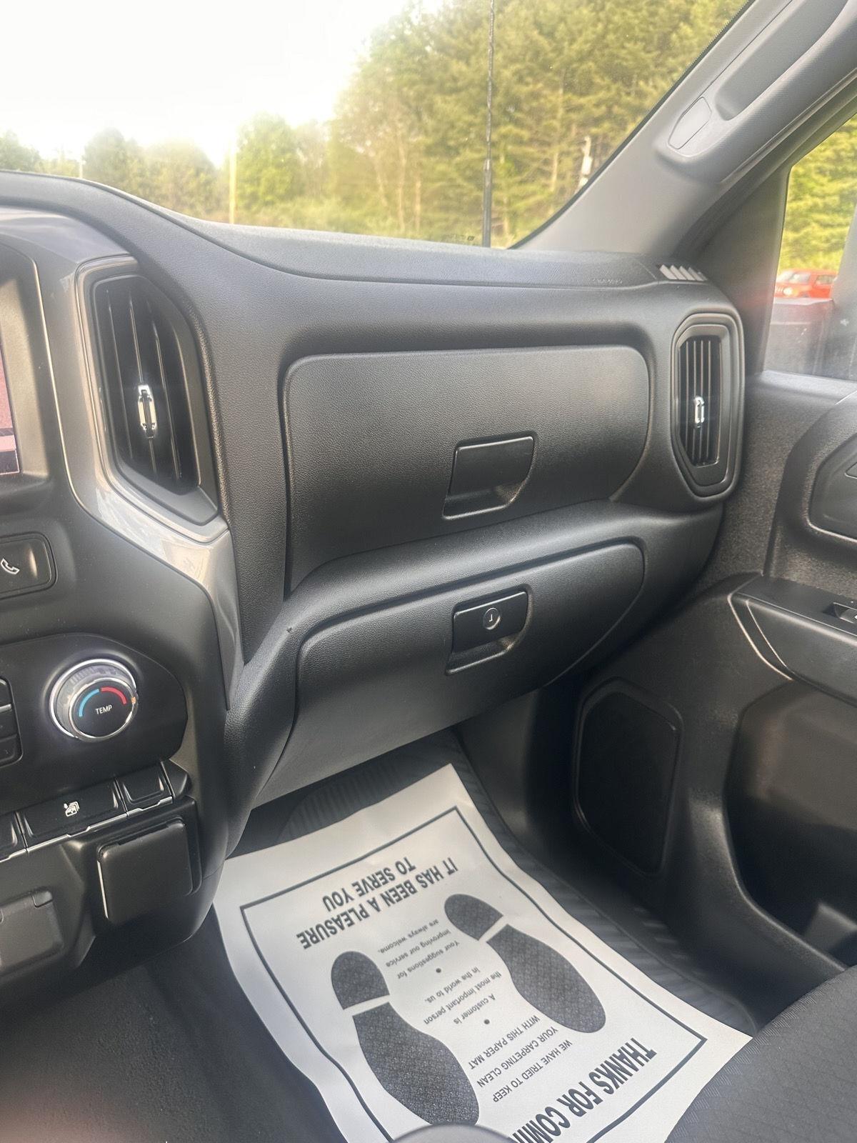 Chevrolet Silverado 2500HD 4WD Crew Cab 159" Custom 2024